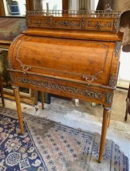 Psací stůl s roletou Psací stůl s roletou