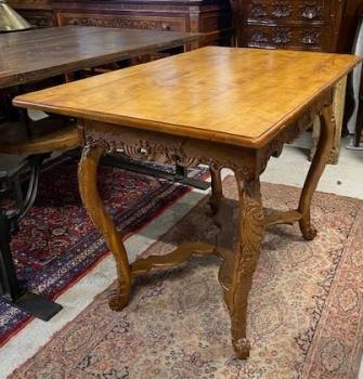 Rokokový stůl Rokokový stůl