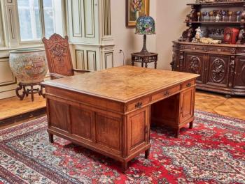 Starožitný psací stůl z dubu velký Starožitný psací stůl z dubu velký