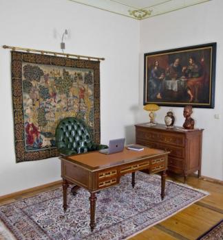 Elegantní anglický psací stůl s kůží – rozkládací Elegantní anglický psací stůl s kůží – rozkládací